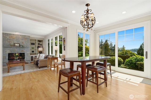 502 95th Avenue NE, Bellevue, WA 98004