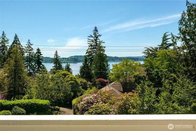 502 95th Avenue NE, Bellevue, WA 98004