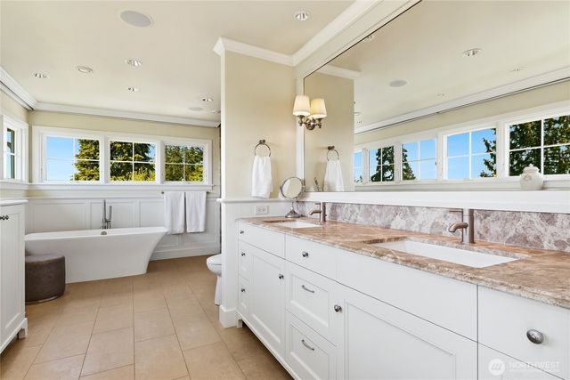 502 95th Avenue NE, Bellevue, WA 98004