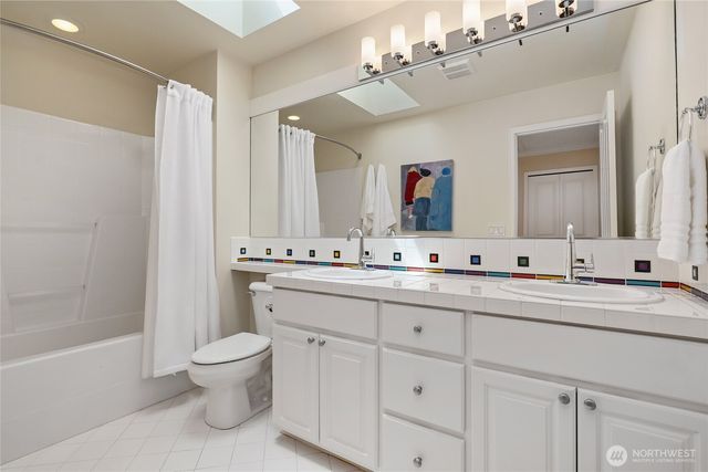 502 95th Avenue NE, Bellevue, WA 98004