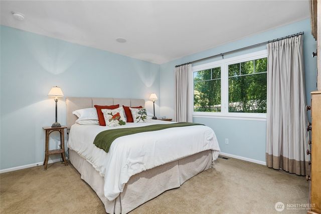 502 95th Avenue NE, Bellevue, WA 98004