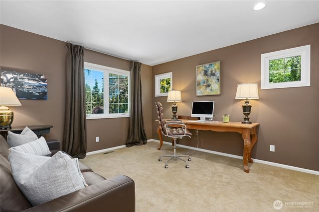 502 95th Avenue NE, Bellevue, WA 98004