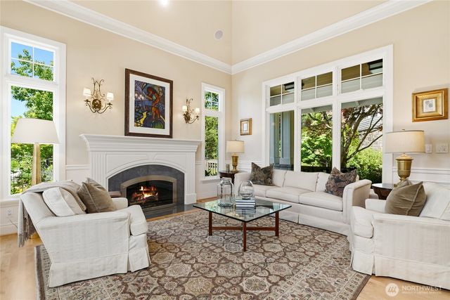 502 95th Avenue NE, Bellevue, WA 98004