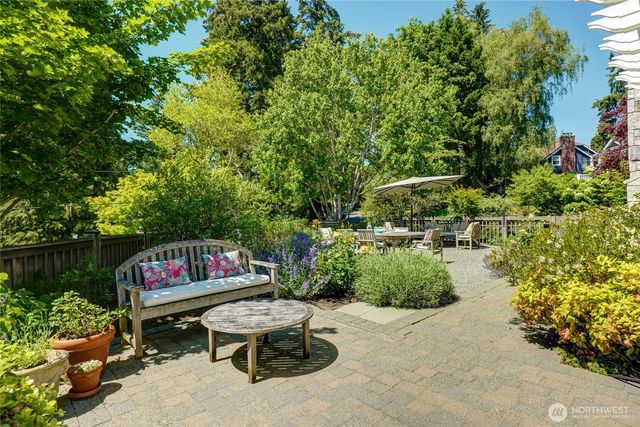 502 95th Avenue NE, Bellevue, WA 98004