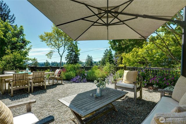 502 95th Avenue NE, Bellevue, WA 98004