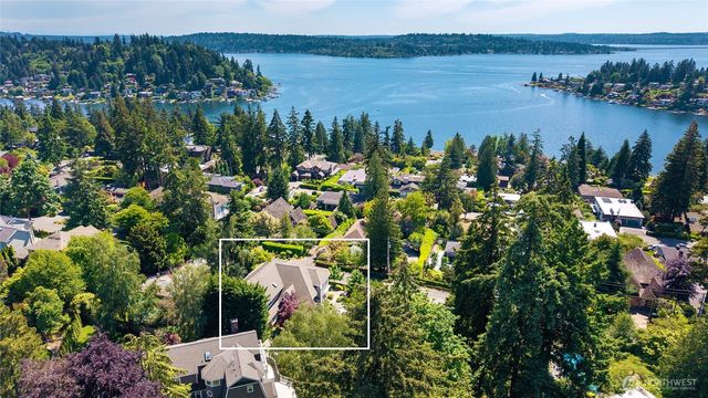 502 95th Avenue NE, Bellevue, WA 98004