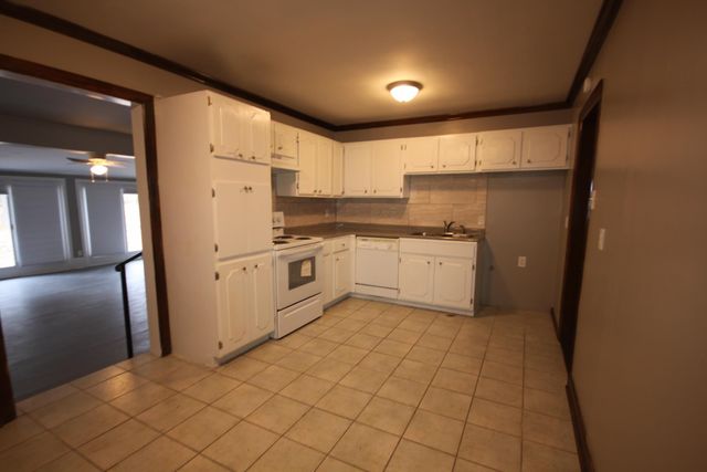 2780 ELMORE PARK RD, Bartlett, TN 38134