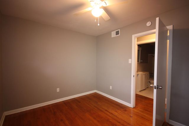 2780 ELMORE PARK RD, Bartlett, TN 38134