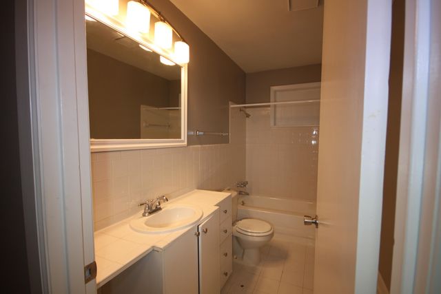 2780 ELMORE PARK RD, Bartlett, TN 38134