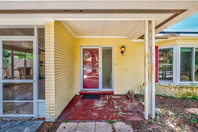 303 SAINT AUGUSTINE AVENUE, Temple Terrace, FL 33617
