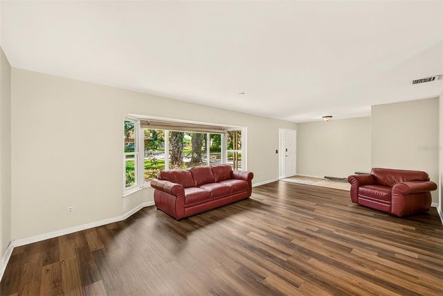 303 SAINT AUGUSTINE AVENUE, Temple Terrace, FL 33617