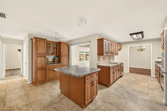 303 SAINT AUGUSTINE AVENUE, Temple Terrace, FL 33617