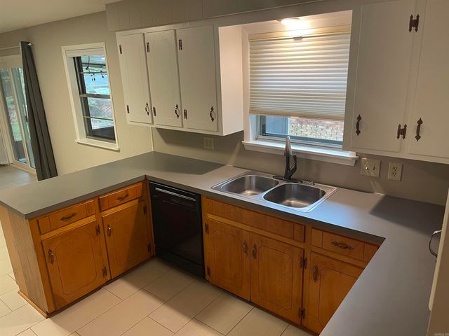 10 Talmage Drive, Little Rock, AR 72204