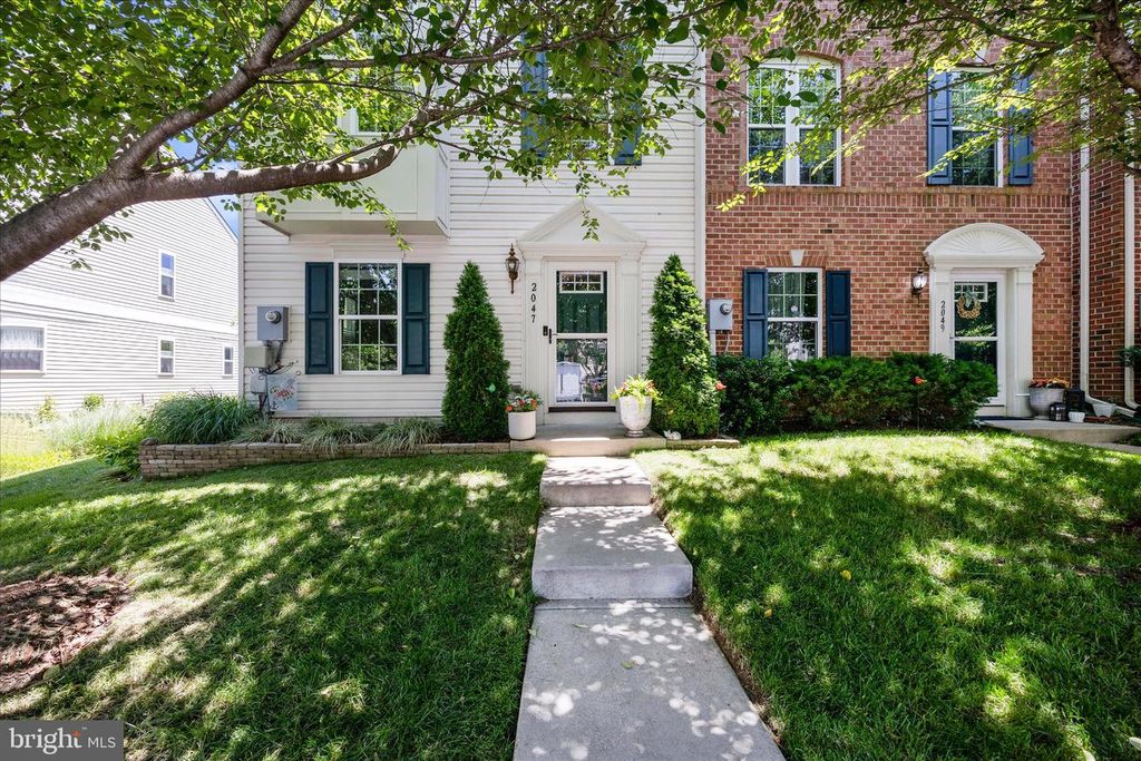 Image 1 of property listing at 2047 SPRING RUN CIR, Frederick, MD 21702