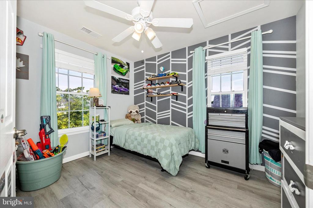 Image 23 of property listing at 2047 SPRING RUN CIR, Frederick, MD 21702