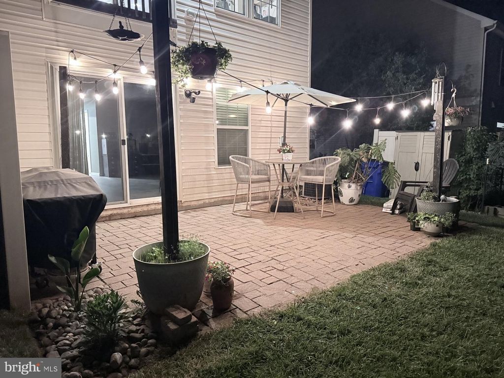Image 37 of property listing at 2047 SPRING RUN CIR, Frederick, MD 21702