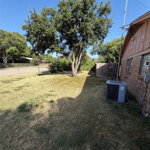 5712 Westhaven Drive, Fort Worth, TX 76132