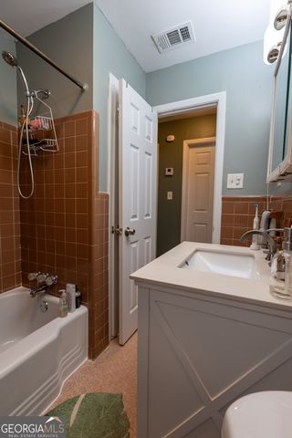 2890 Sherwood Road SE, Smyrna, GA 30082