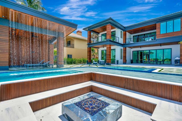 416 S Lake Drive, Lantana, FL 33462