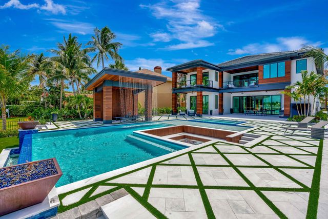 416 S Lake Drive, Lantana, FL 33462