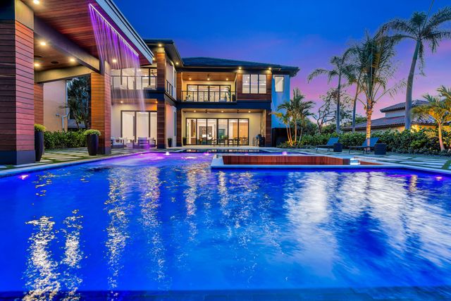 416 S Lake Drive, Lantana, FL 33462