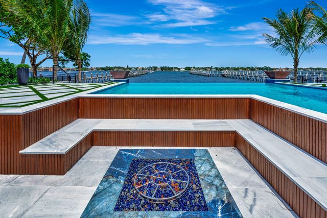 416 S Lake Drive, Lantana, FL 33462