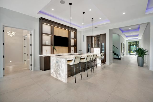 416 S Lake Drive, Lantana, FL 33462