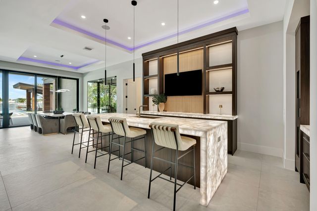 416 S Lake Drive, Lantana, FL 33462