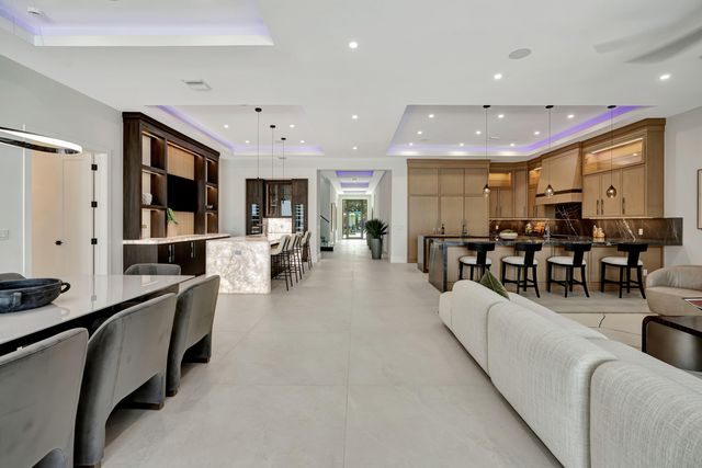 416 S Lake Drive, Lantana, FL 33462