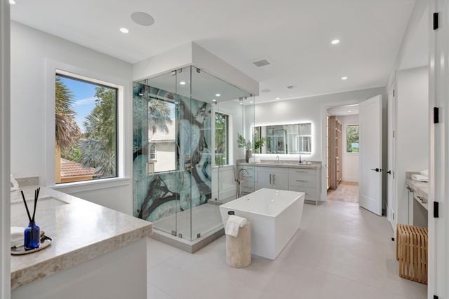 416 S Lake Drive, Lantana, FL 33462