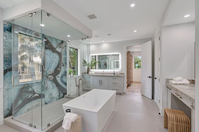 416 S Lake Drive, Lantana, FL 33462