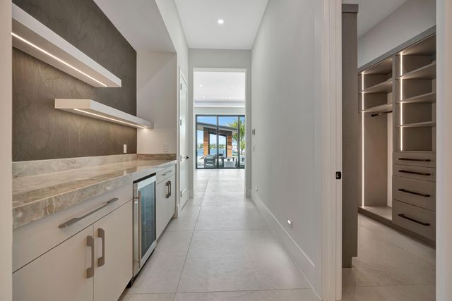 416 S Lake Drive, Lantana, FL 33462