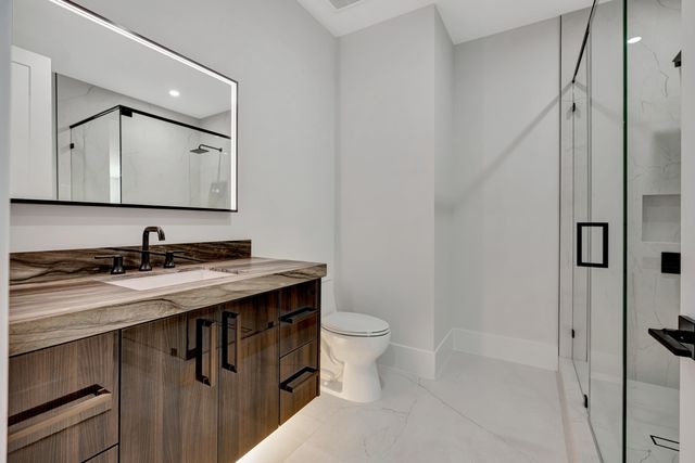 416 S Lake Drive, Lantana, FL 33462