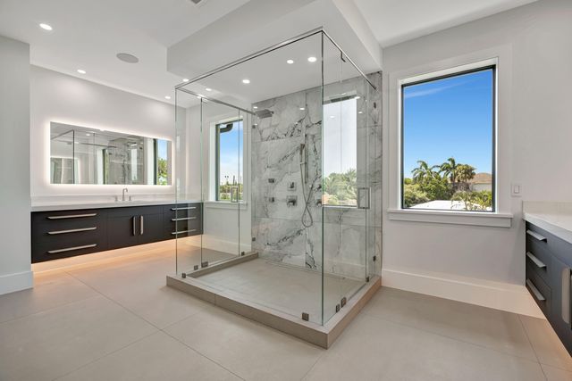 416 S Lake Drive, Lantana, FL 33462