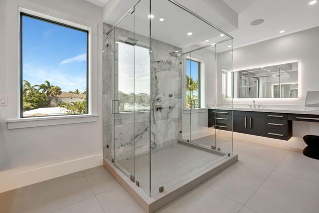 416 S Lake Drive, Lantana, FL 33462