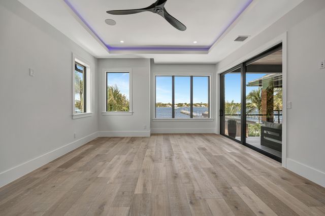 416 S Lake Drive, Lantana, FL 33462