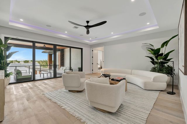 416 S Lake Drive, Lantana, FL 33462