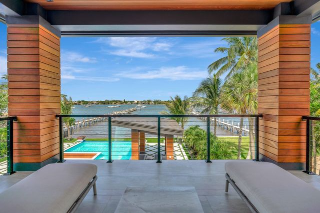 416 S Lake Drive, Lantana, FL 33462