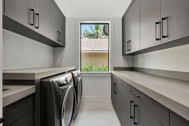 416 S Lake Drive, Lantana, FL 33462