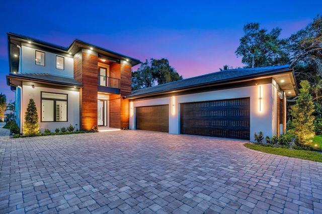 416 S Lake Drive, Lantana, FL 33462