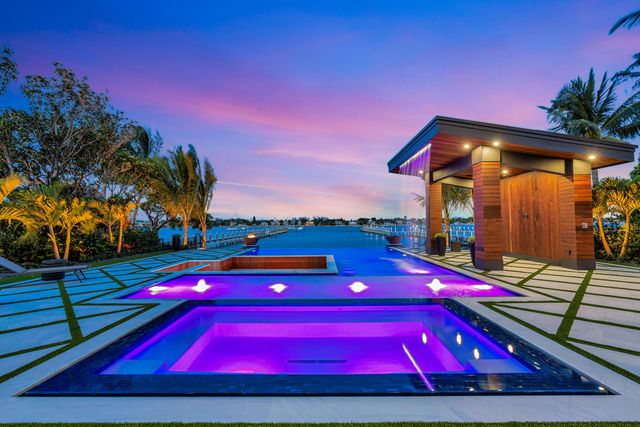 416 S Lake Drive, Lantana, FL 33462