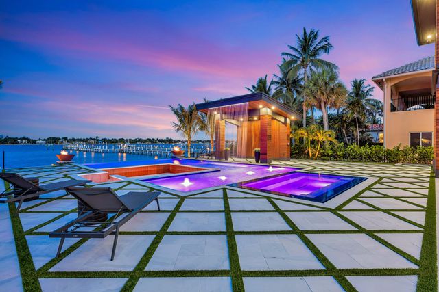 416 S Lake Drive, Lantana, FL 33462