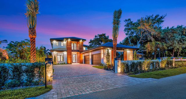 416 S Lake Drive, Lantana, FL 33462