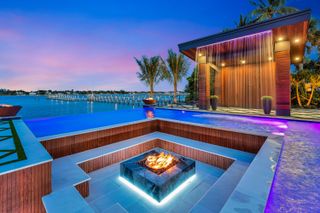 416 S Lake Drive, Lantana, FL 33462