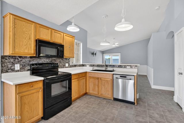 8845 E DES MOINES Street, Mesa, AZ 85207