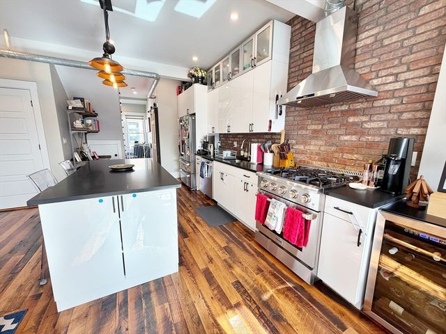 63 Marion St 2, Boston, MA 02128