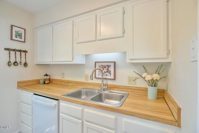 121 Weathersfield Drive, Durham, NC 27713