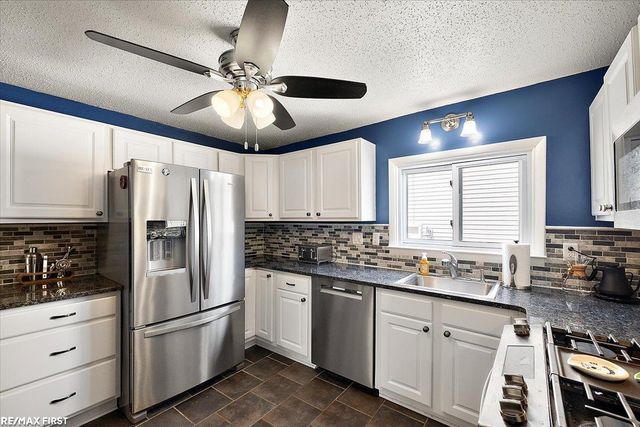 22110 Rosedale Street, Saint Clair Shores, MI 48080