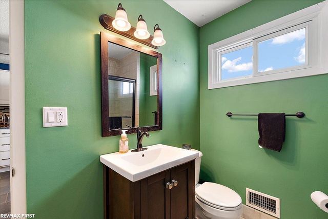 22110 Rosedale Street, Saint Clair Shores, MI 48080