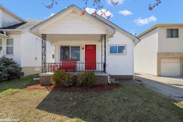 22110 Rosedale Street, Saint Clair Shores, MI 48080